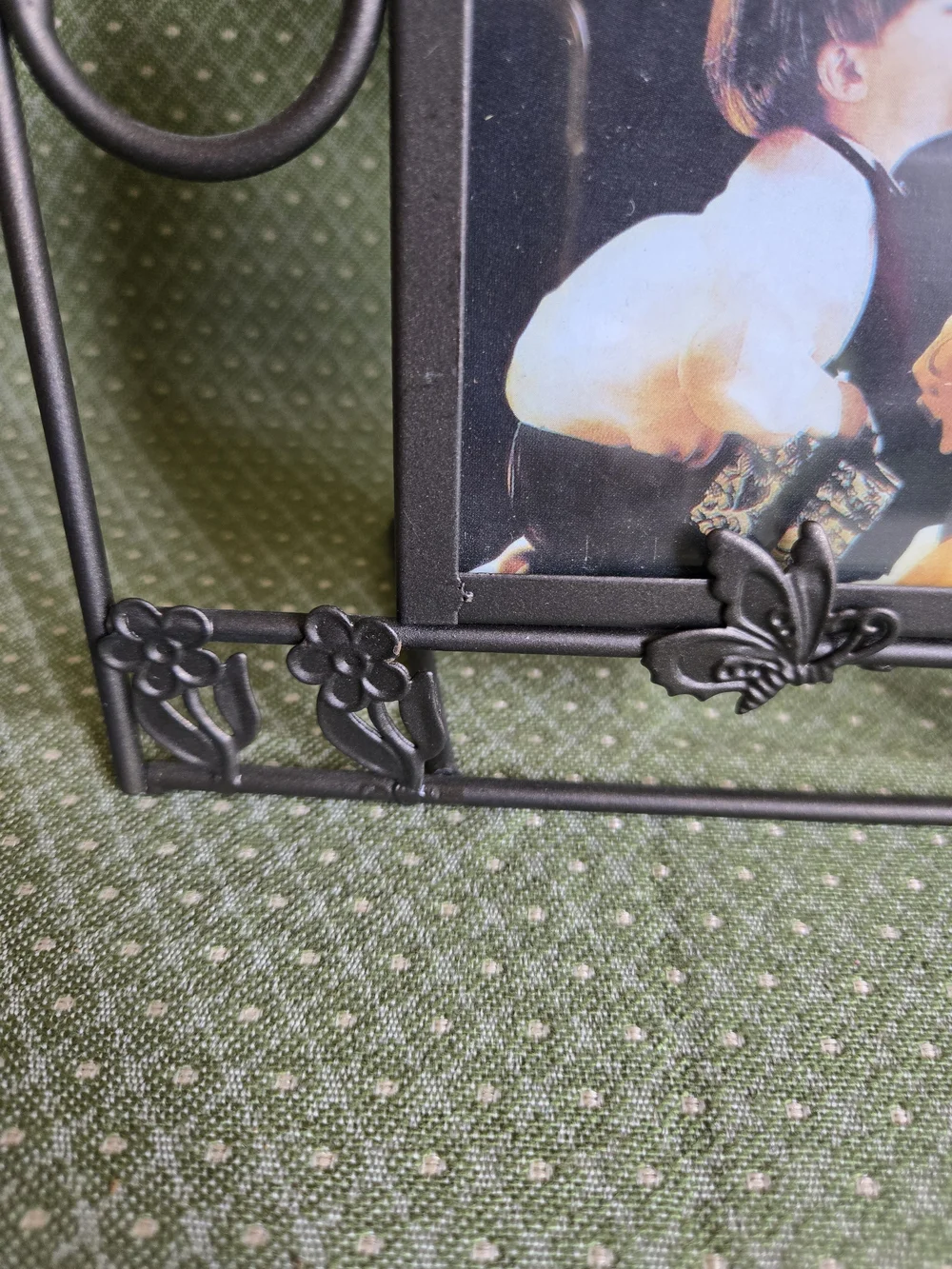 Daisy & Butterfly Accent Metal Photo Frame - Holds 3.5